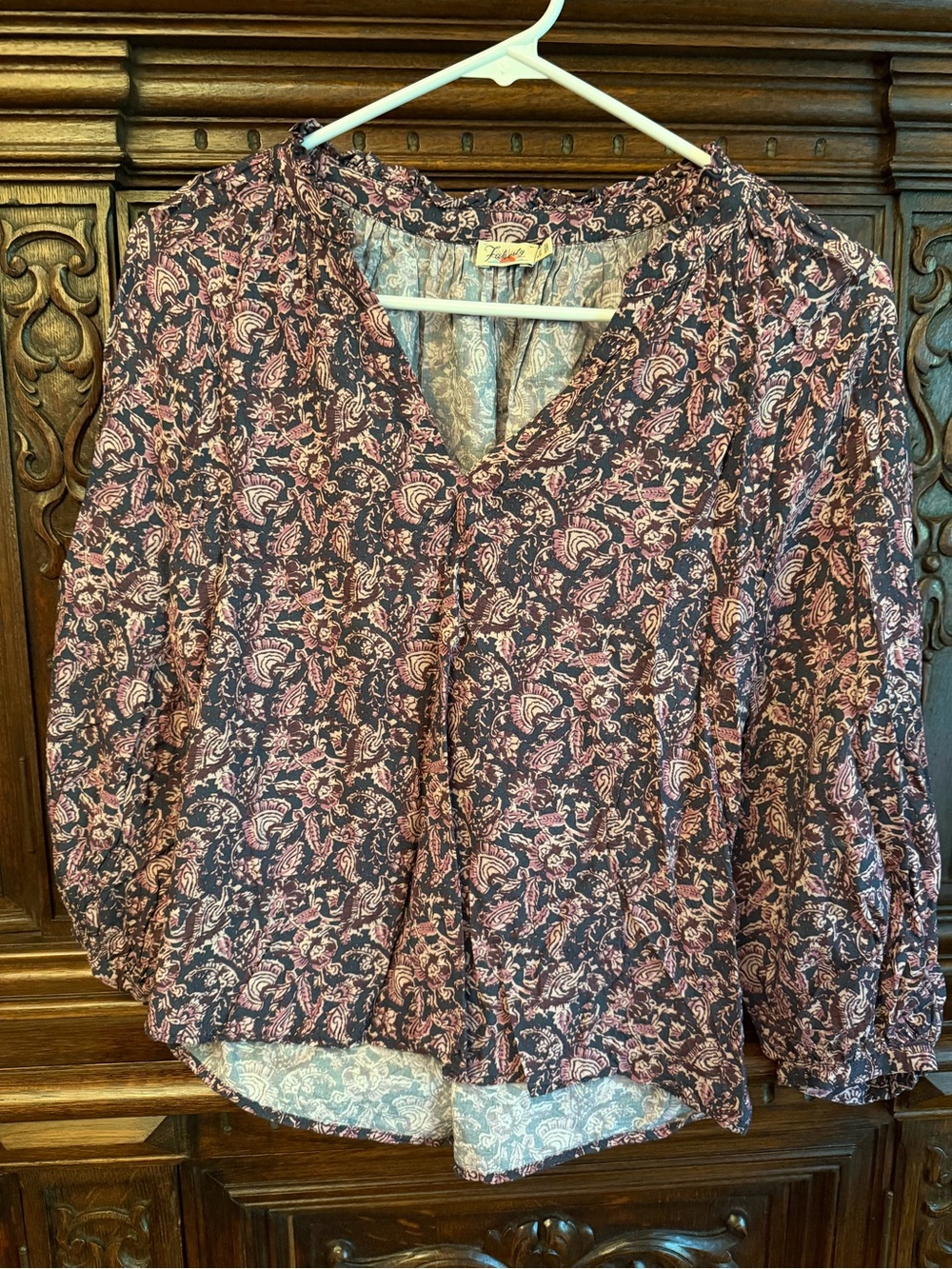 Faherty Pink Paisley V-Neck Blouse on Dark Navy size xs